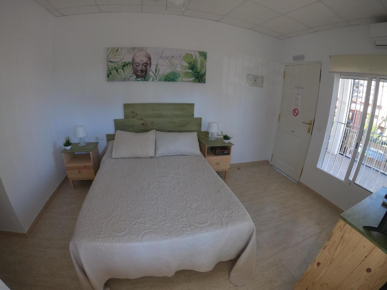 Hostal El Paraiso Playa อาลิกันเต ภายนอก รูปภาพ